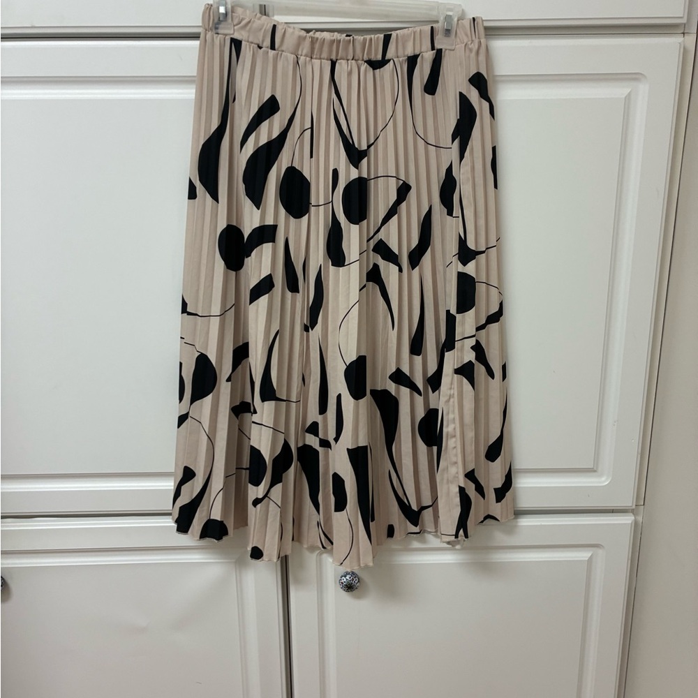 SHEIN Black and Cream Abstract Midi Skirt